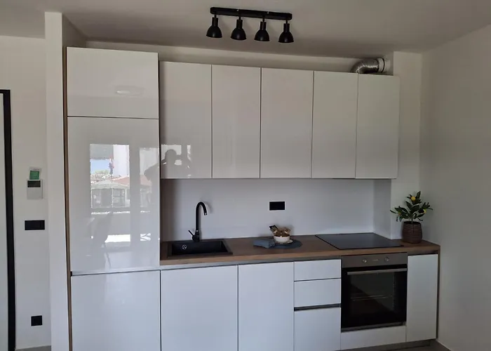 Prvi Red Do Mora Apartmán