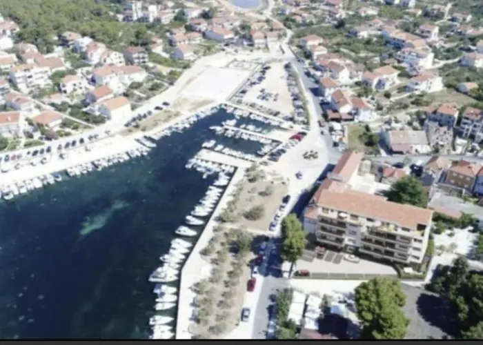 Prvi Red Do Mora Apartmán