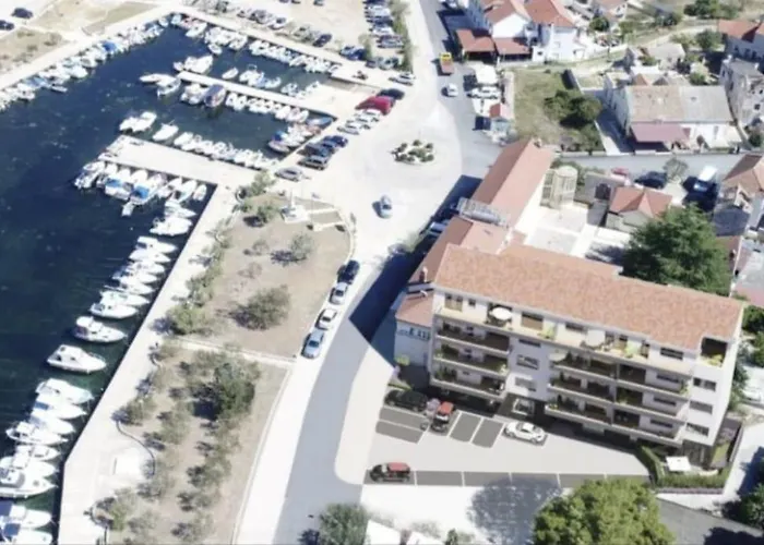 Prvi Red Do Mora Apartmán